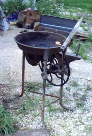 Lever operated portable forge